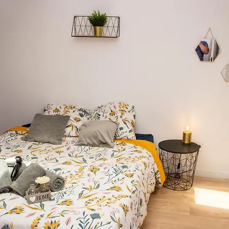 Duplex Cocoon - 10 Min De Blaye - 20 Min Cnpe - Wifi - Tv Hd * Saint-Seurin-de-Cursac